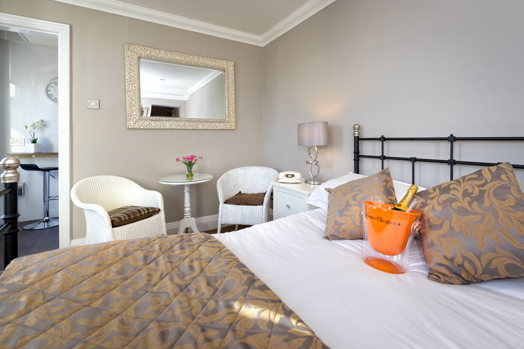 Cheshire Hospitality Ltd T\/A Lennox Lea Studios & Apartments Sale Esterno foto