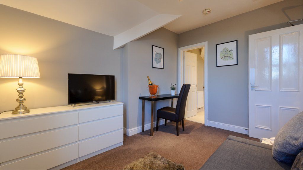 Cheshire Hospitality Ltd T\/A Lennox Lea Studios & Apartments Sale Esterno foto